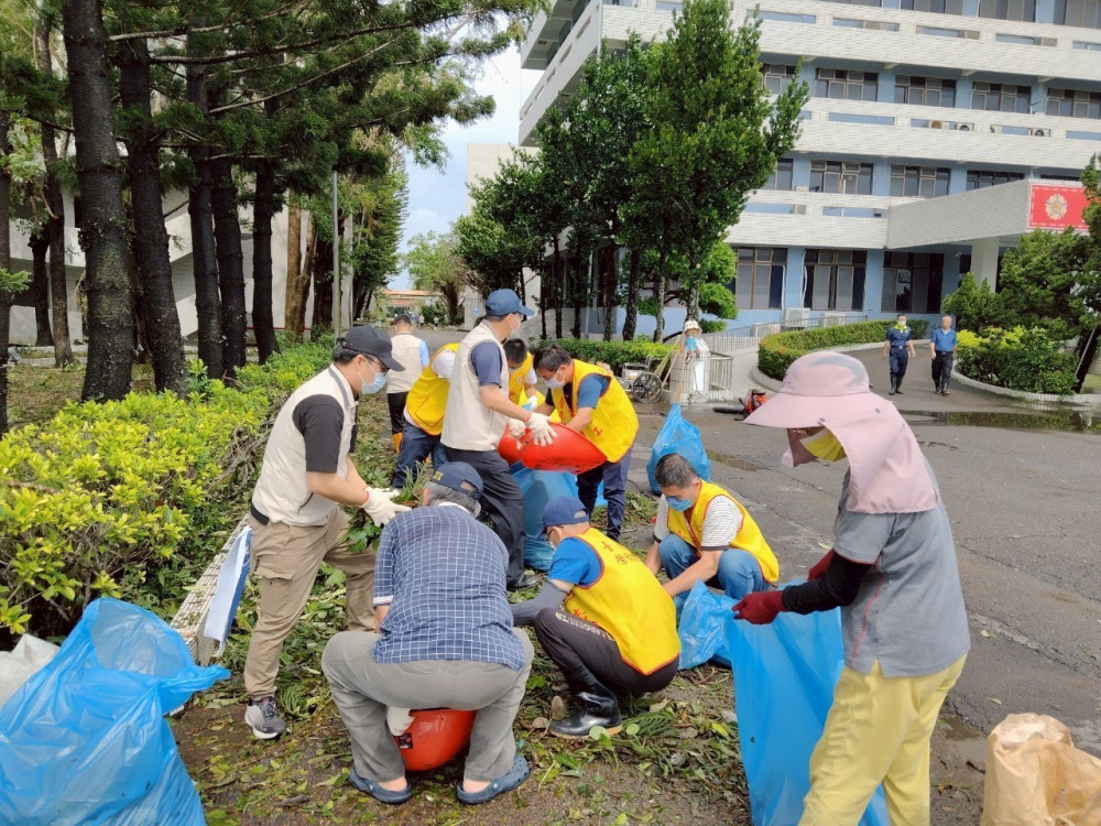 風災過後 臺南榮服處攜手榮欣志工替代役助榮家恢復家園