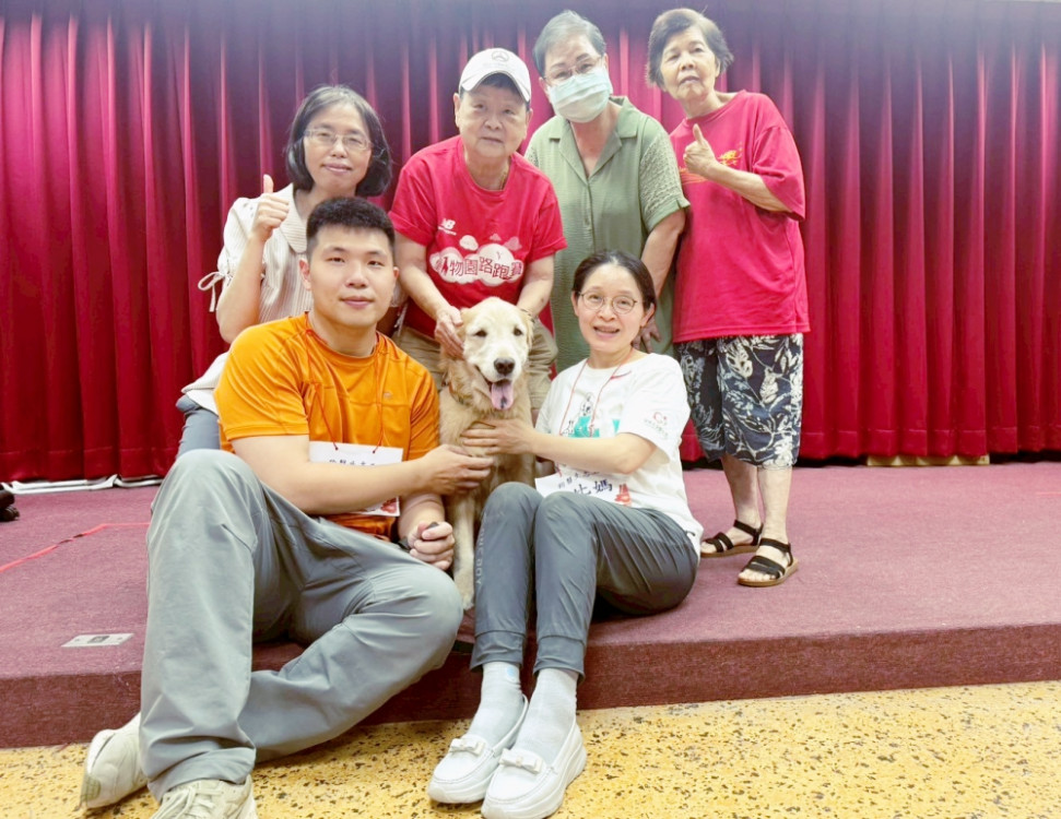 八德榮家延緩長者失能預防　結合萌寵動物輔療團體推展動物輔療