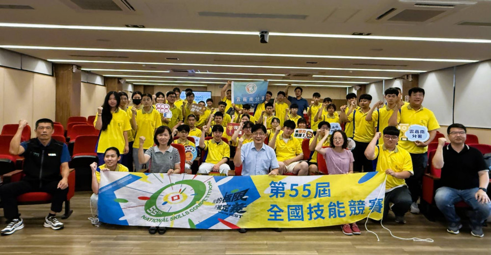 苦練漆作勇敢築夢全國賽 南分署選手李佳薰技能點亮人生