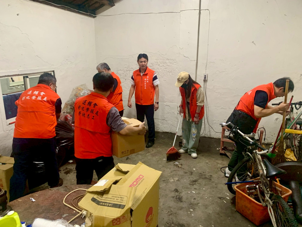 彰化榮服處榮欣志工助榮民眷連日豪雨後家園重建