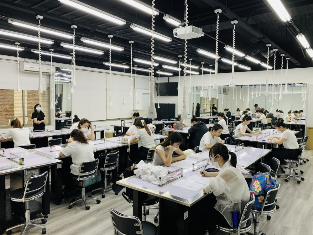 南應大聯手日本機構 首辦美容小顔證照考試